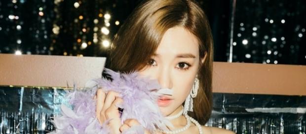 Tiffany's promotion for "Holiday Night" (via pre-release promotions by SM Entertainment) Tiffany's promotion for "Holiday Night" (via pre-release promotions by SM Entertainment)