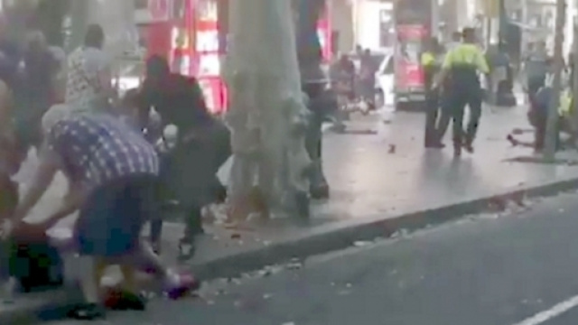 Attentato a Barcellona, 13 morti e 100 feriti
