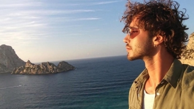 Gossip news, Stefano De Martino va in ospedale: ecco l'importante motivo