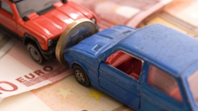 Rc Auto: in arrivo il contratto - base