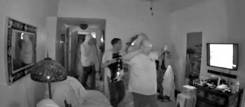 Elderly Sacramento couple suffer a home invasion by 8 black males [Image: YouTube/Sacramento Police]
