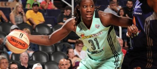 Tina Charles and the New York Liberty visit the Connecticut Sun on Friday night. [Image via WNBA/YouTube]