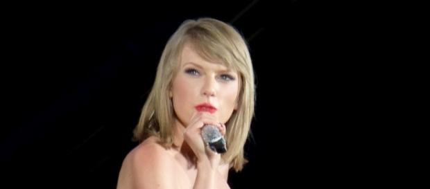 Taylor Swift has blacked out her social media accounts and fans are going crazy - Image by GabboT, Flickr Taylor Swift has blacked out her social media accounts and fans are going crazy - Image by GabboT, Flickr