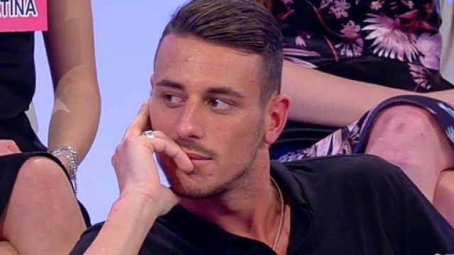 Uomini e Donne, il corteggiatore Mattia Marciano "finto etero": la ... - velvetgossip.it