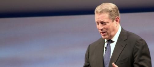 Al Gore said President Donald Trump should resign. [Image via Tom Raftery/Wikimedia]
