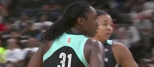 Tina Charles and the NY Liberty defeated the Sun in Connecticut on night to stop the team's six-game winning streak. [Image via WNBA/YouTube]