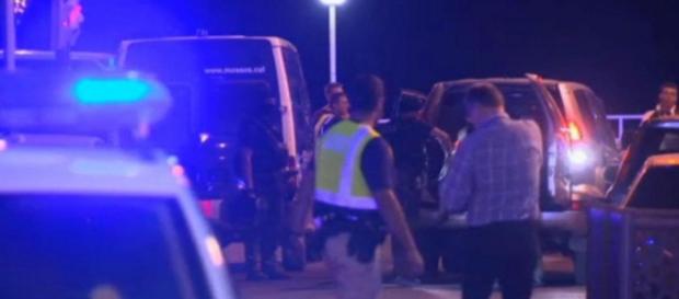 Attaque de Cambrils : un mort et cinq blessés, dont un policier ... - leparisien.fr Attaque de Cambrils : un mort et cinq blessés, dont un policier ... - leparisien.fr