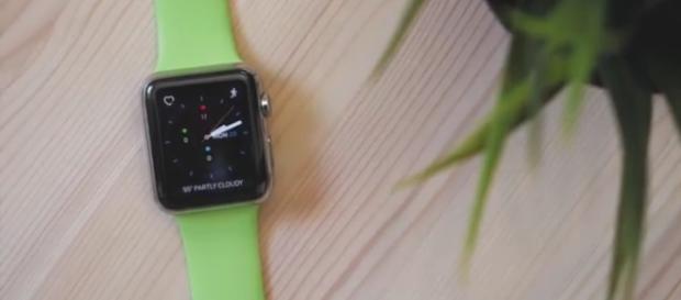 Smart watch Image via MacRumors/YouTube screenshot Smart watch Image via MacRumors/YouTube screenshot