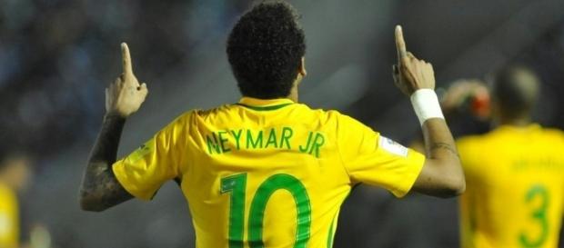 Neymar celebra gol y triunfo de Brasil. Neymar celebra gol y triunfo de Brasil.