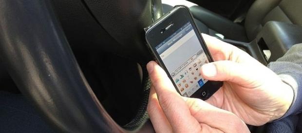 Texting while Driving (Credit – Intel Free Press – wikimediacommons) Texting while Driving (Credit – Intel Free Press – wikimediacommons)