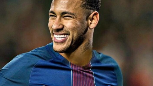 Cette décision de Neymar qui arrange sa venue au PSG ! - planetemercato.fr