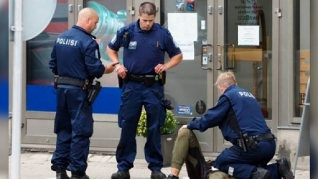 Une attaque dans un marché en Finlande fait deux morts