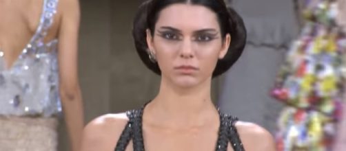 Kendall Jenner Runway 2016 - Image - Runway Collections| YouTube
