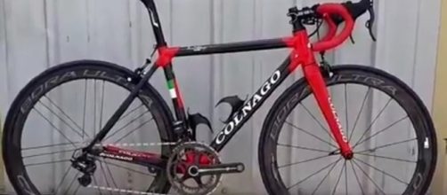 La bici Colnago usata dalla UAE Emirates