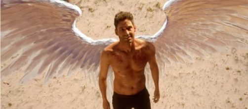 Lucifer's wings are back in "Lucifer" Season 3. (Photo:YouTube/TVPromosDB)