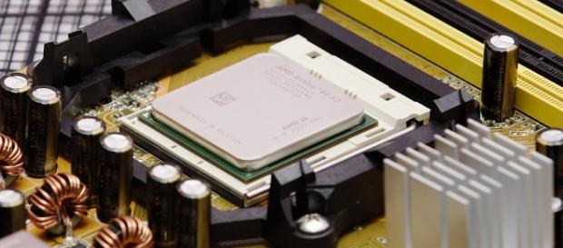 AMD Athlon CPU - Wikimedia Commons / Flagstaffotos AMD Athlon CPU - Wikimedia Commons / Flagstaffotos