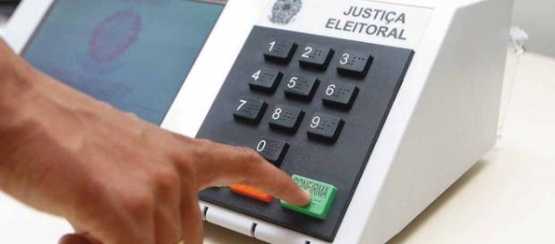 Fraude na votação da constituinte Fraude na votação da constituinte