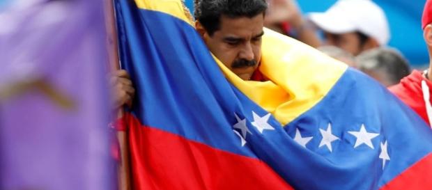 Maduro proibiu as manifestações contra a Constituição Maduro proibiu as manifestações contra a Constituição