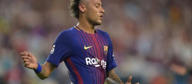 Mercado de fichajes: Neymar en un partido de exhibición del Barcelona. Mercado de fichajes: Neymar en un partido de exhibición del Barcelona.