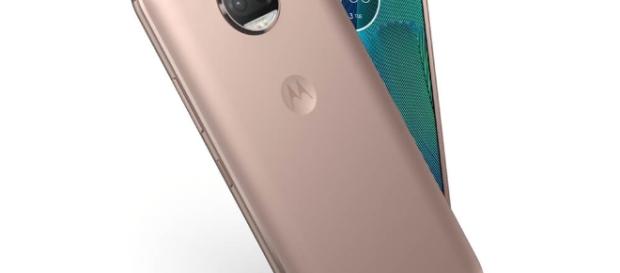 Moto G5S Plus with front and rear in Fine Gold Color Moto G5S Plus with front and rear in Fine Gold Color