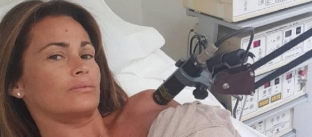 Samantha De Grenet all'ospedale scatta la polemica per un selfie Samantha De Grenet all'ospedale scatta la polemica per un selfie