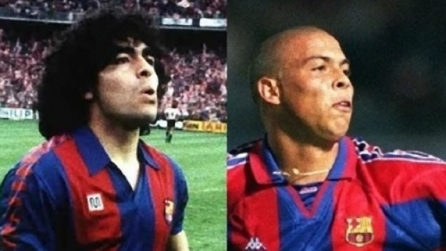 Diego Maradona e Ronaldo con la maglia del Barcellona