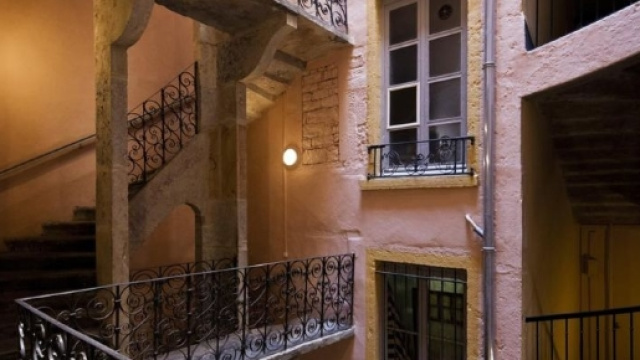 Les Traboules de la Croix-Rousse - Office du Tourisme de Lyon - lyon-france.com