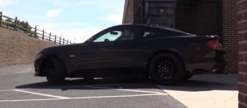 4 reasons you should buy a Ford Mustang. Image[Gold Ponny-YouTube]