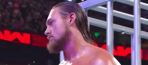 Big Cass will take on The Big Show at Sunday's WWE 'SummerSlam 2017' PPV. [Image via WWE/YouTube]