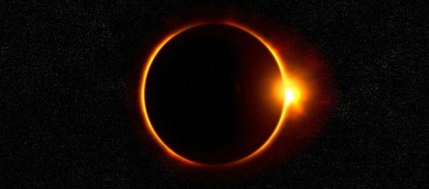 Eclipsa solară din 21 august 2017 este interpretată de unii creștini fundamentaliști ca începutul APOCALIPSEI - Foto: pixabey.com Eclipsa solară din 21 august 2017 este interpretată de unii creștini fundamentaliști ca începutul APOCALIPSEI - Foto: pixabey.com