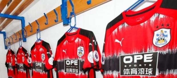 Playera del Huddersfield Town (Inglaterra) Playera del Huddersfield Town (Inglaterra)