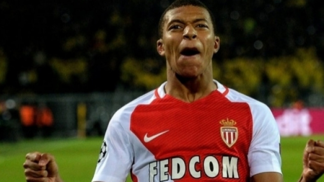 Monaco veut conserver Mbappe une saison de plus avant de le vendre ! - planetemercato.fr