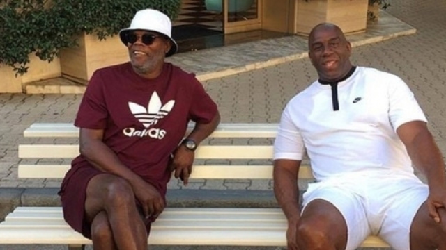 Samuel Jackson e Magic Johnson sulla panchina di Forte dei Marmi