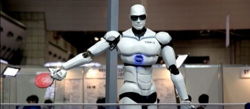 Bipedal humanoid robot at Tokyo International Robot Exhibition (Credit – Humanrobo – wikimediacommons)
