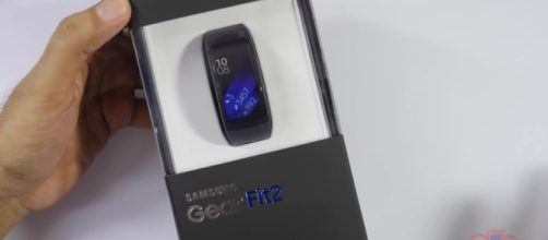 Samsung smartwatch Image via Geekyranjit/YouTube screenshot