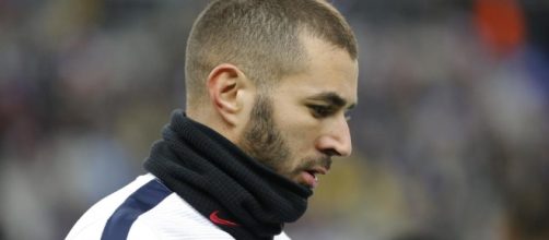 Karim Benzema répond à Valls: "0 carton rouge, 11 jaunes, et ... - francetvinfo.fr