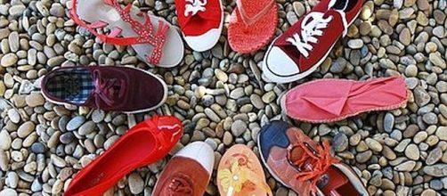Podiatrists suggest that people should not wear the same shoes every day [Image: pixabay.com]