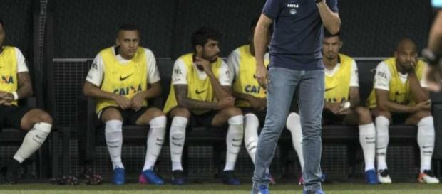 Corinthians mantém boa vantagem e segue líder Corinthians mantém boa vantagem e segue líder