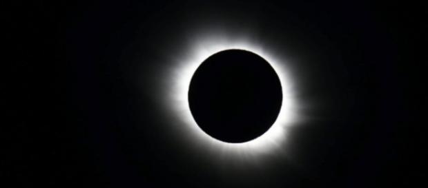 Eclipse solar transforma o dia dos Estados Unidos em noite Eclipse solar transforma o dia dos Estados Unidos em noite
