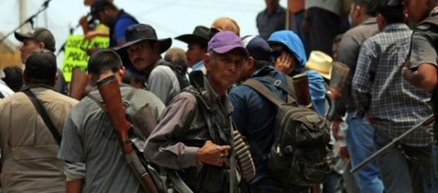 Miles de campesinos, despojados de sus tierras, azotados por una pobreza agobiante se alistan para la verdadera guerra. Imagen grieta.org.mx Miles de campesinos, despojados de sus tierras, azotados por una pobreza agobiante se alistan para la verdadera guerra. Imagen grieta.org.mx