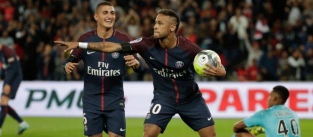 Neymar, après son premier but face au TFC. Neymar, après son premier but face au TFC.