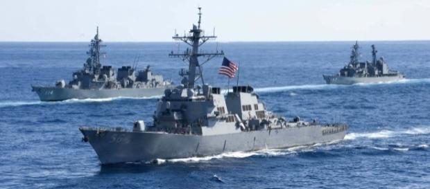 USS John McCain Singapore - Photo: Wikimedia Commons (US Navy) USS John McCain Singapore - Photo: Wikimedia Commons (US Navy)