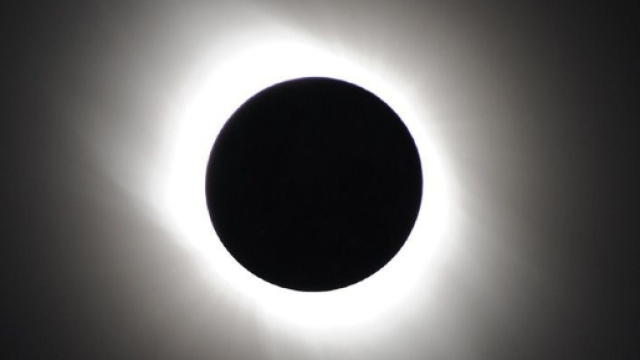 Les Canadiens pourront voir une &eacute;clipse solaire lundi prochain ... - lapresse.ca