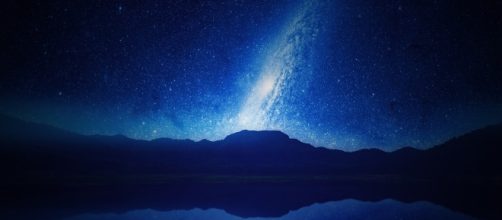 Follow the stars: Image via Pixabay.