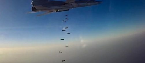 Siria, raid dell'aviazione russa su convoglio Isis: uccisi oltre 200 miliziani