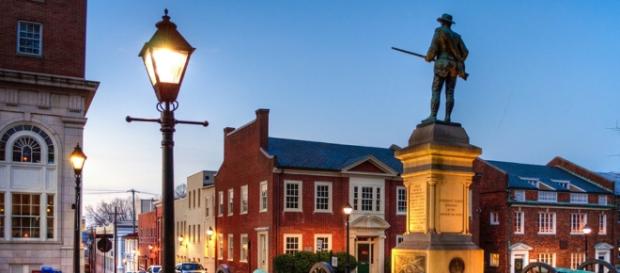 A pequena Charlottesville, na Virgínia A pequena Charlottesville, na Virgínia