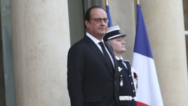 François Hollande tacle Nicolas Sarkozy lors d'un discours - Closer - closermag.fr
