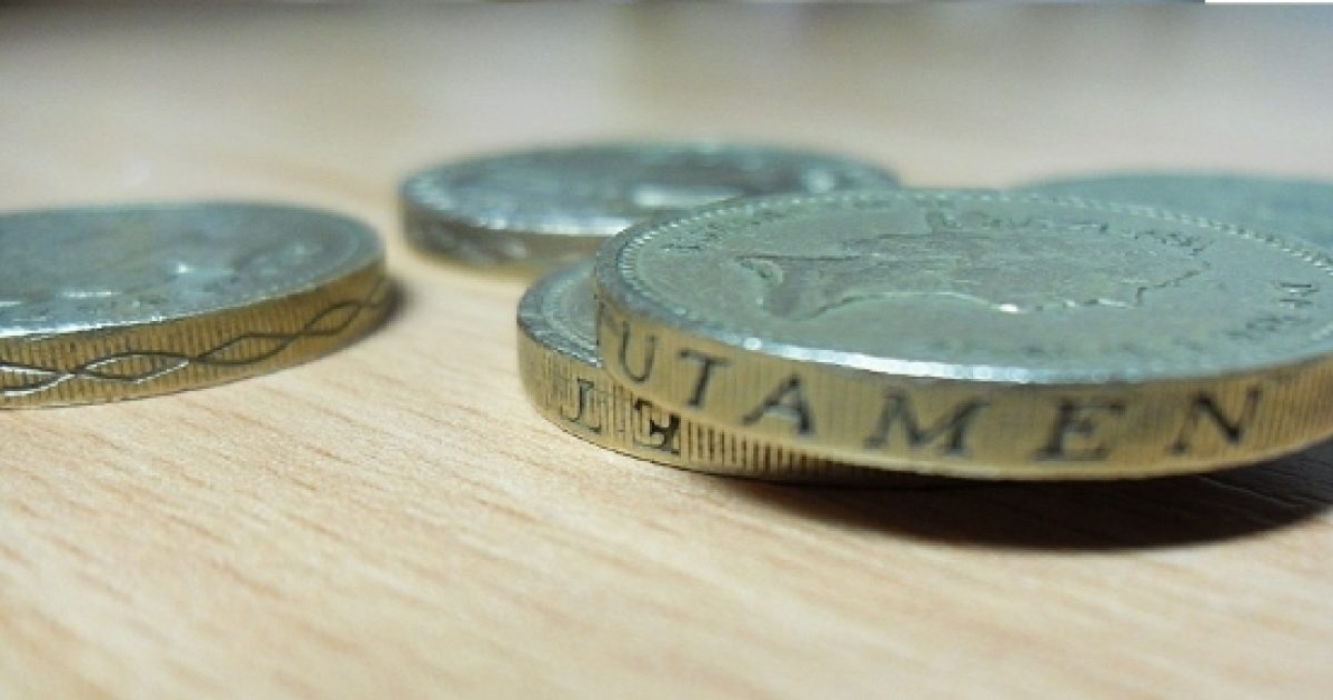 Economy remains strong, despite sterling dropping to an eight year low