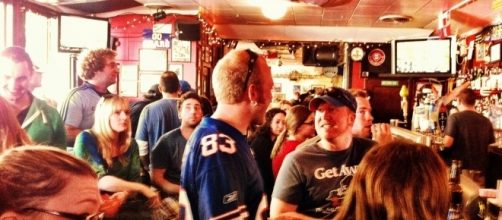 Buffalo Bills Fans @ NorthStar Bar in SF | Gabrielle Morabito | Flickr - flickr.com