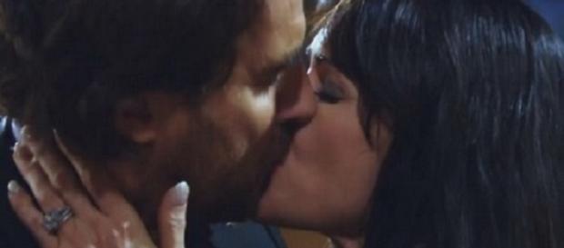 Beautiful il bacio fra quinn fuhler e ridge Beautiful il bacio fra quinn fuhler e ridge